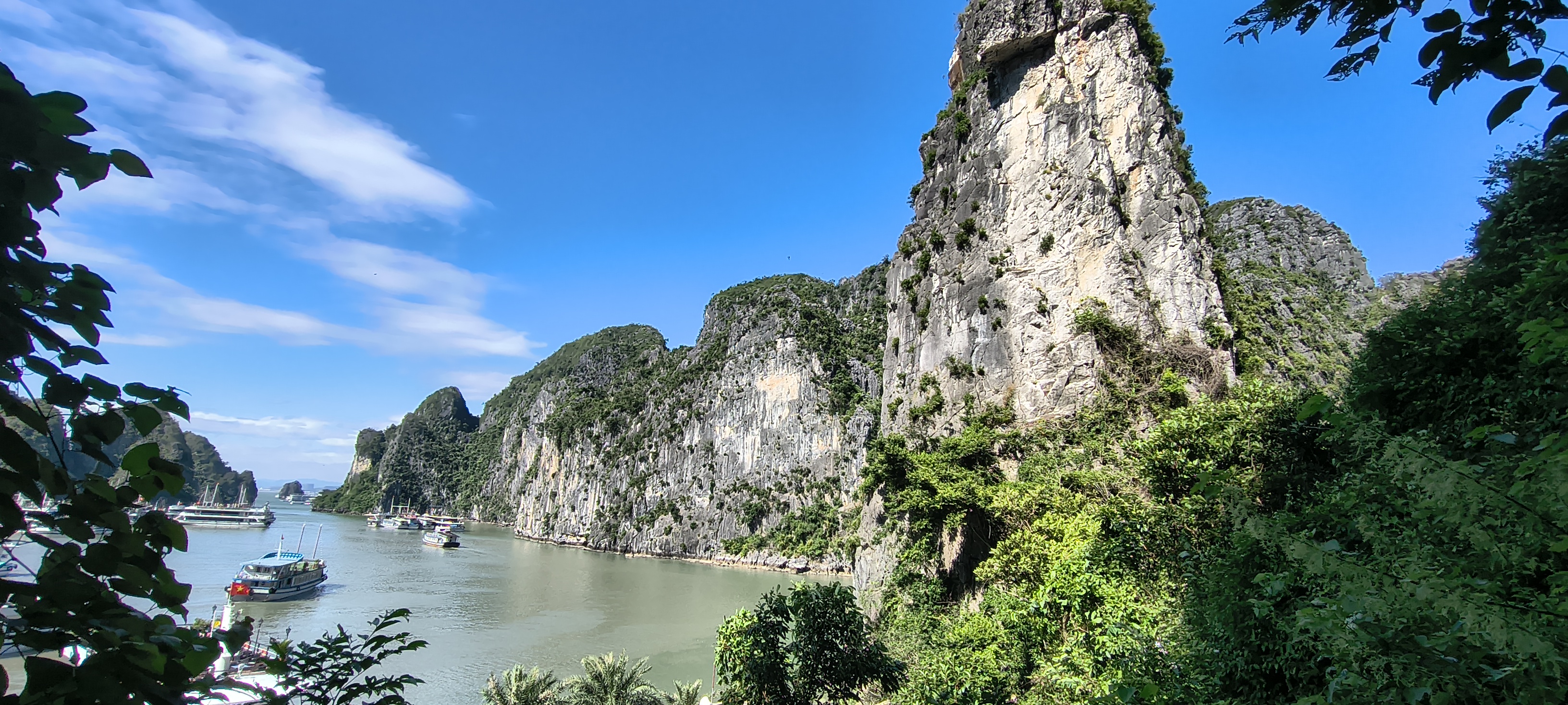 Ha Long Bay photo
